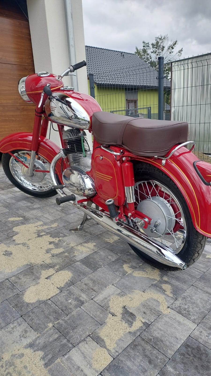 Jawa 250