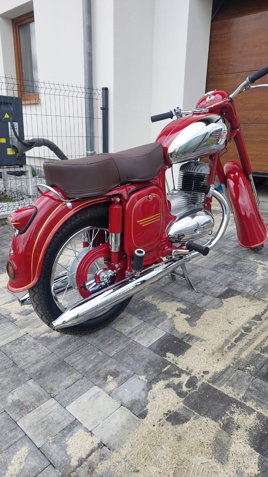Jawa 250