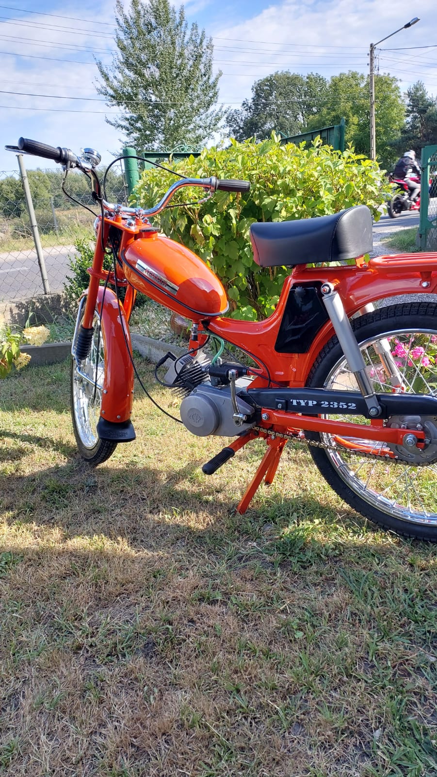 KOMAR 2352